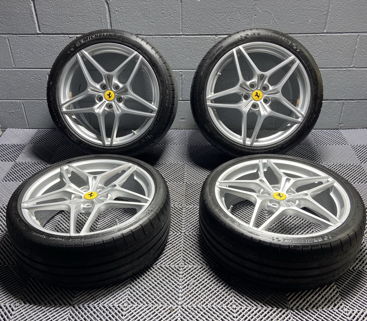 2015-2018 Ferrari California T Rims Set 8j 10j x 20 ET44, 52.5 OEM *NOTE*