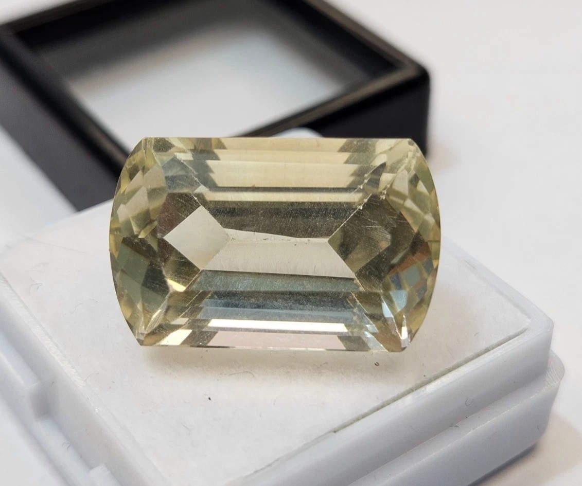 21ct Cushion Cut Light Yellow Sapphire Loose Gemstone EGL Certified KH1140