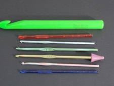 Lot of 7 Crochet Hooks Assorted BOYE  SUSAN BATES