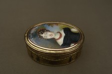 Rare 1800s French Gilt Snuff Box Pierre Cior Miniature 18k Solid Gold Details