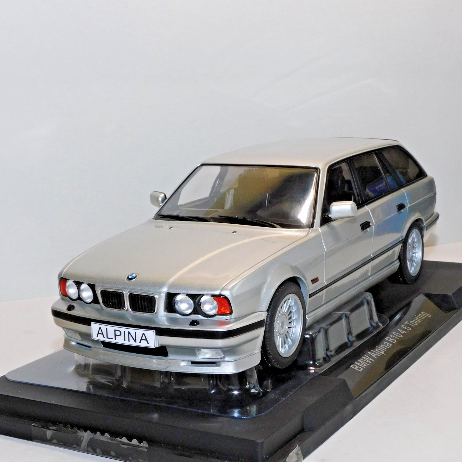 MODEL CAR GROUP BMW ALPINA B10 4.6 TOURING SILVER 1/18 SCALE MCG18332 MCG