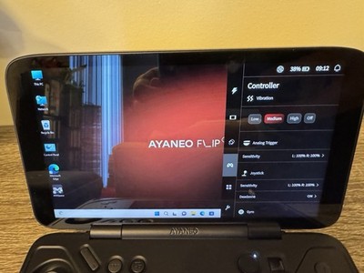 AYANEO Flip DS AMD Ryzen 8840U Gaming PC 32GB RAM, 2TB SSD, Black