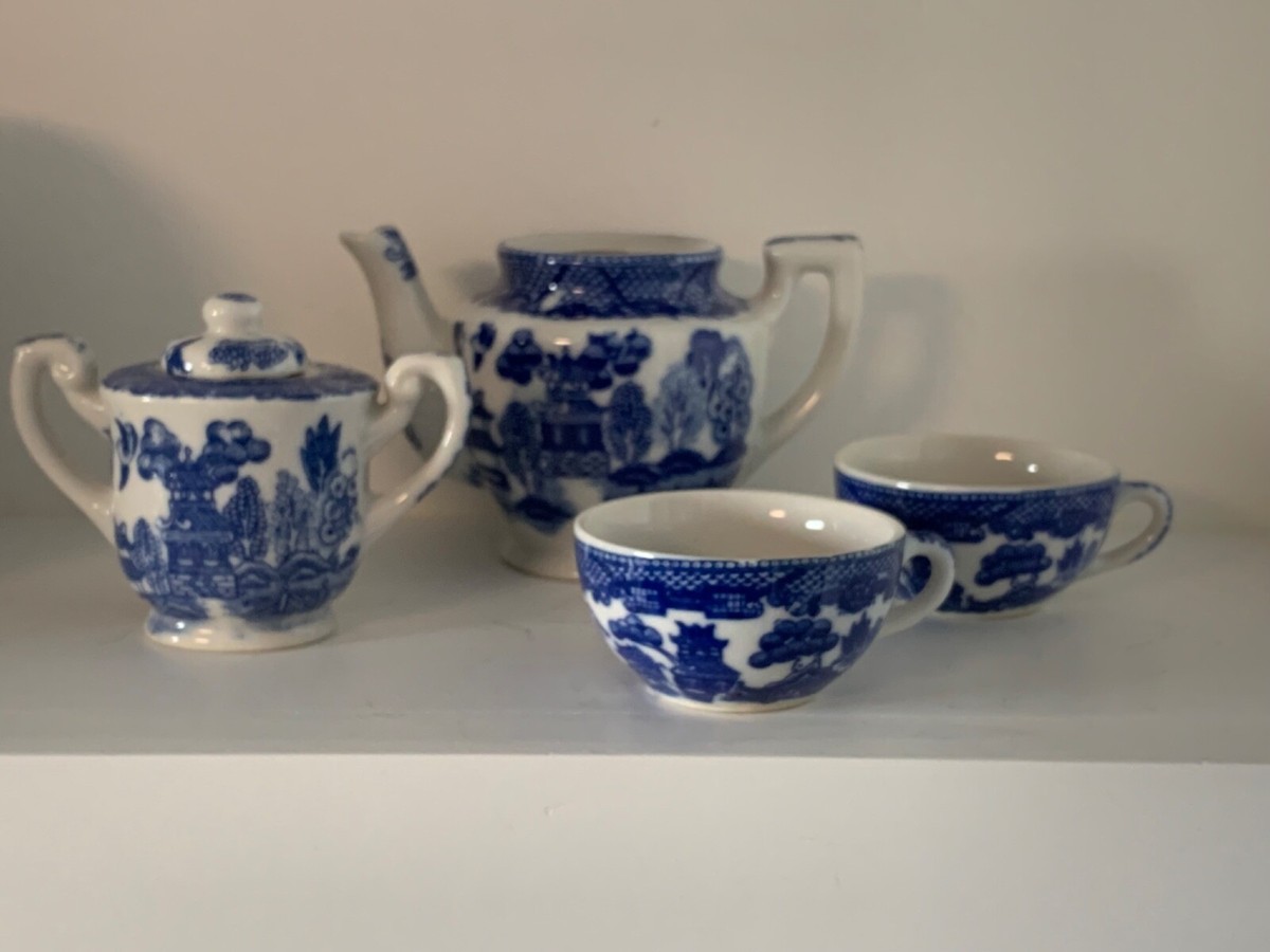 BLUE WILLOW OCCUPIED JAPAN 1945-1952 CHILDREN'S TEA SET PIECES