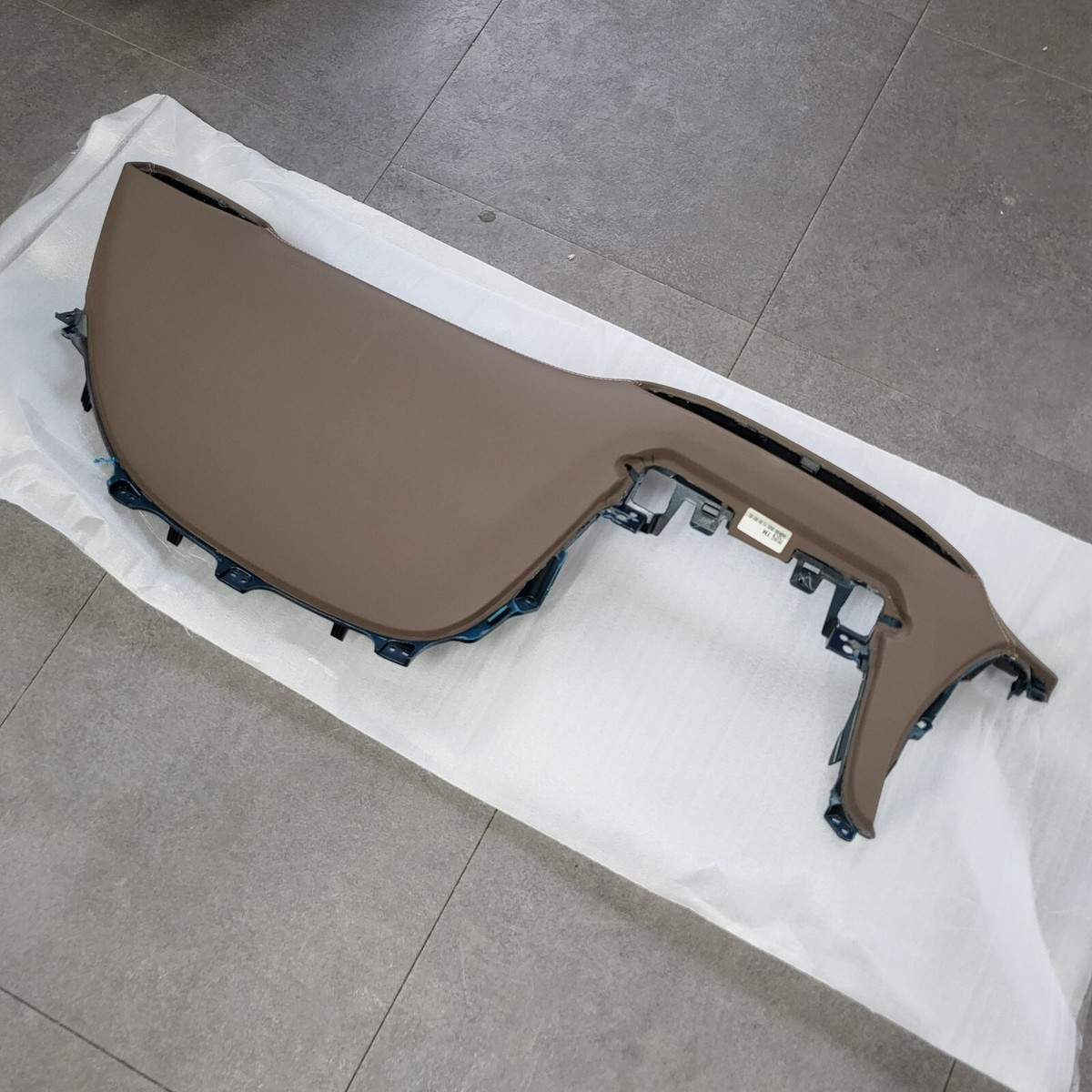 84734S1500RTP Lower Crash Pad Panel Right (Fits: 2018 2020 Santa