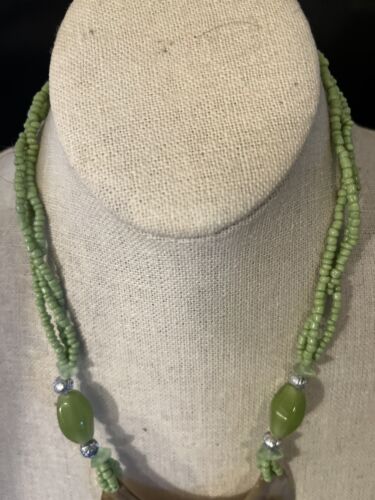 Three Strands Green Seed Beaded Mother Of Pearl Shell Pendant 1970’s Style Goth - Picture 3 of 4
