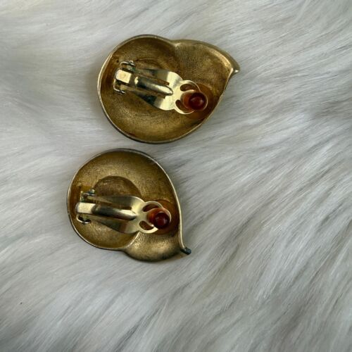 Vintage Matte Gold Conch Shell Clip-on Earrings Marked FO - Picture 4 of 7