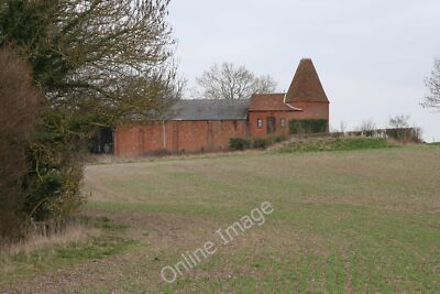 Foto 12x8 Odiham, Hampshire Hillside\/SU7550 Hillside Farm. c2011