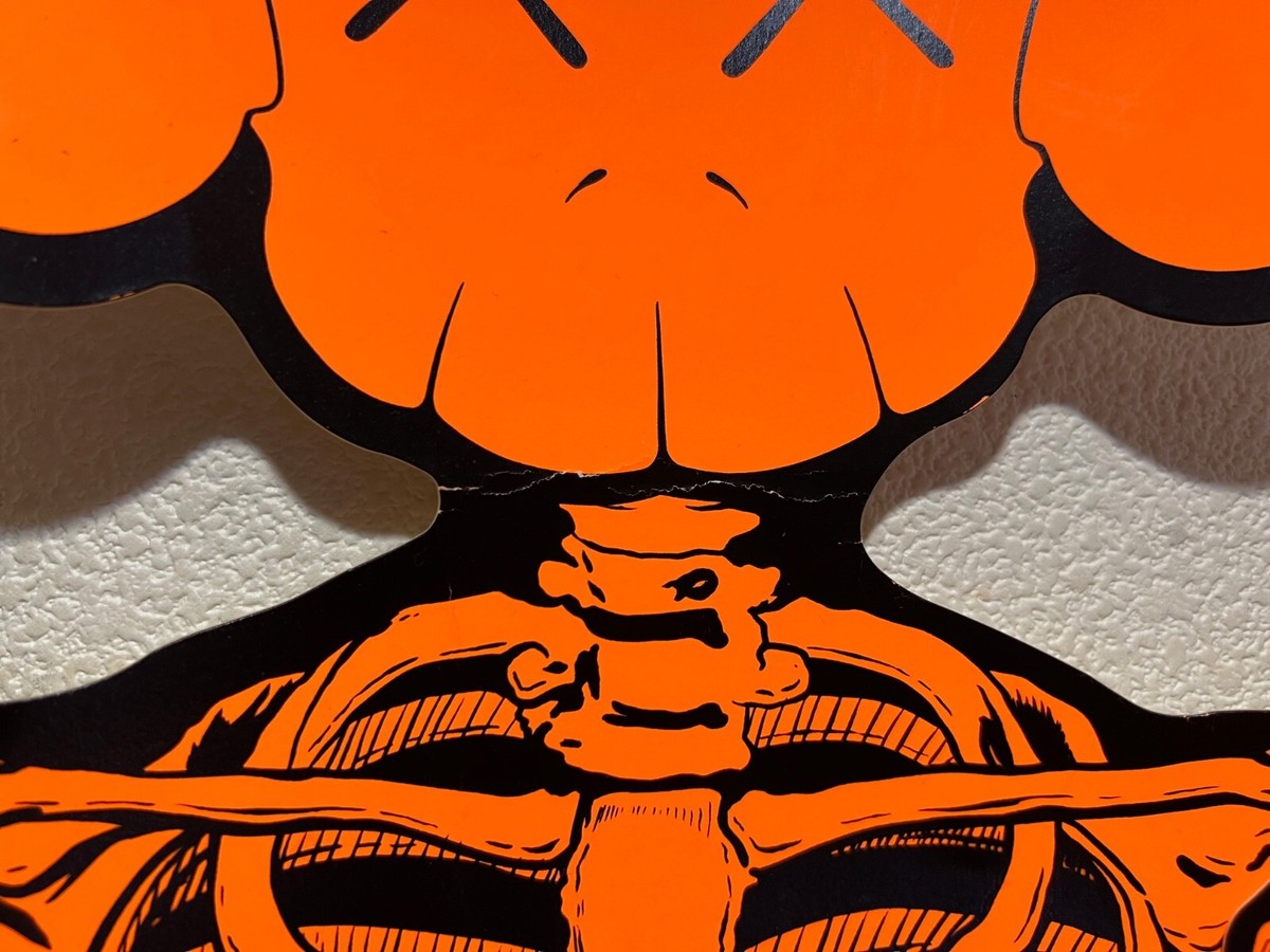 ▼ KAWSカウズ　ハロウィーン スケルトン オーナメント  オリジナルフェイク ▽ KAWSカウズ ハロウィーン スケルトン オーナメント