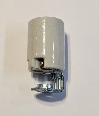 SUNLITE E-17 Intermediate Base Porcelain Socket with 1/8ips Hickey SO26G