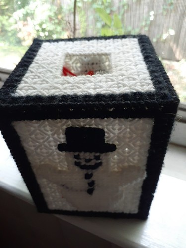 Vintage Crocheted Stitched Kleenex Tissue Box Cover Snowman - Picture 4 of 6