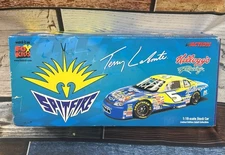1999 Terry Labonte #5 Kellogg's SPITFIRE 1:18 SCALE Action NASCAR Diecast 