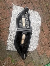 Black Side Wing Grille Vents PAIR for Land Rover Freelander 2 USED REPAIR REQ