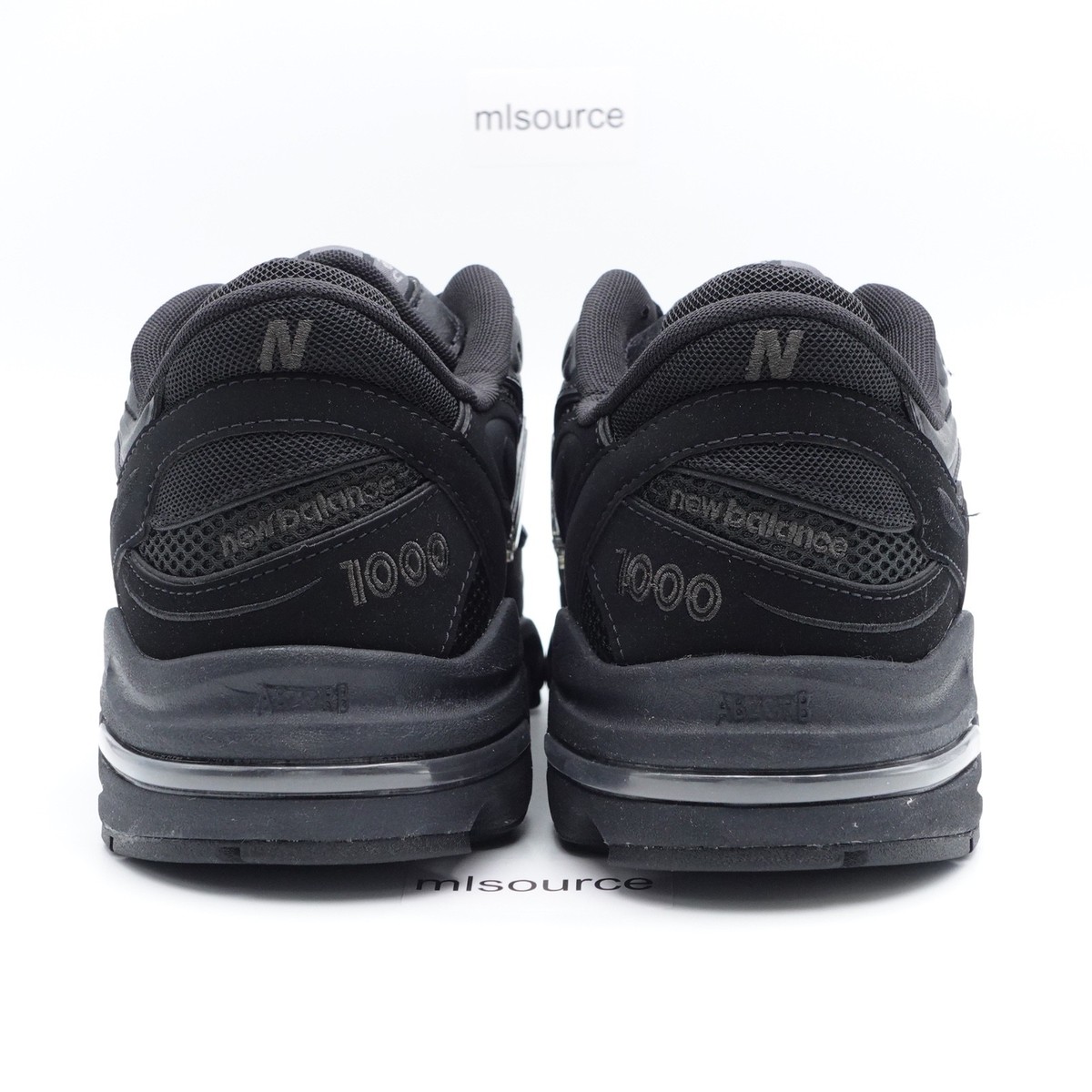 Size 8 Men's / 9.5 Women's New Balance 1000 Sneakers M1000B Black