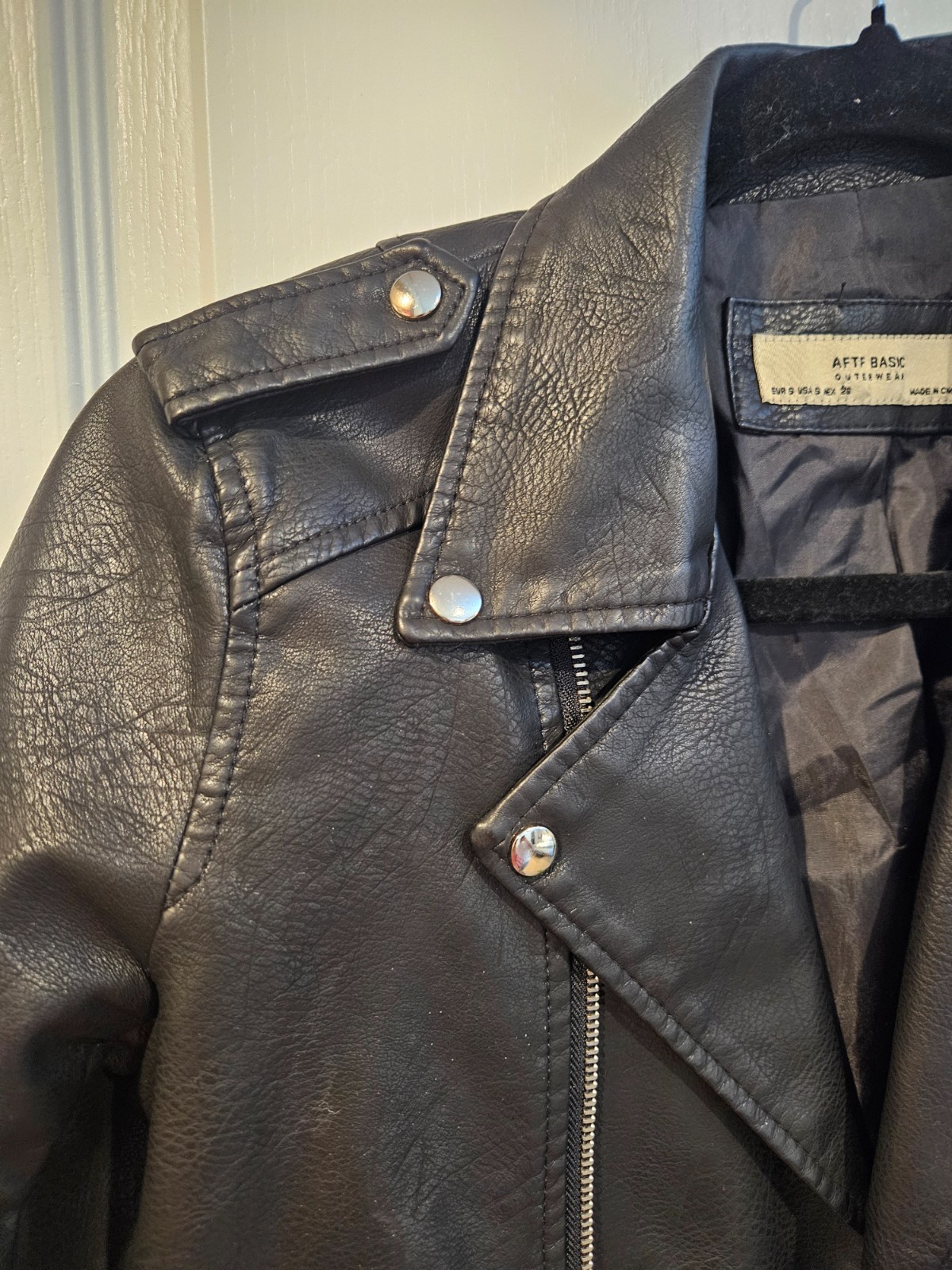 AFTF Basic Stylish Edgy Black Leather Jacket Size… - image 4