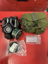 US Military M40 Gas Mask size Medium with Bag lot 10