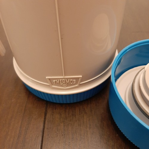 Vintage Thermos 10 oz Hot Cold Food Jar Wide Mouth Insulated Bottle White Blue - Picture 7 of 8
