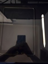 Apple iPad 7th Gen  1st Gen Apple Pencil No Charger 