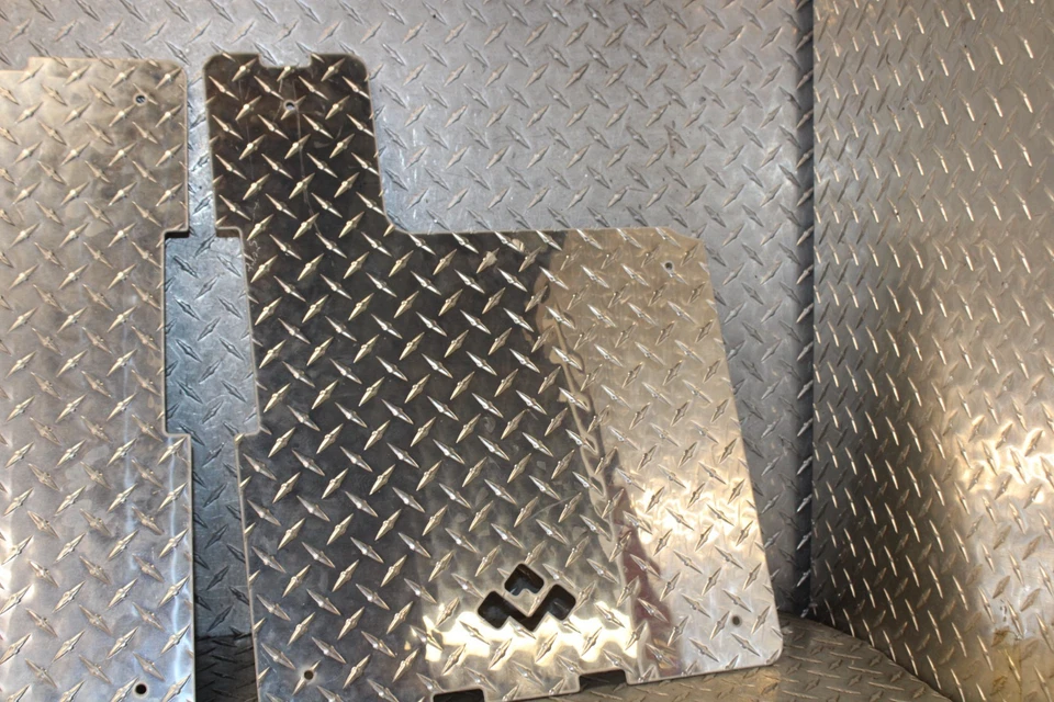 Tapetes de assoalho traseiros Polaris RZR XP4/XP-4 placa de diamante - Imagem 3 de 4