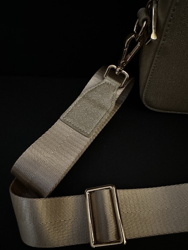 Bexley White Elm Crossbody Bag Clutch Handtasche Gold Vegan Microfaser Leder - Bild 3 von 14