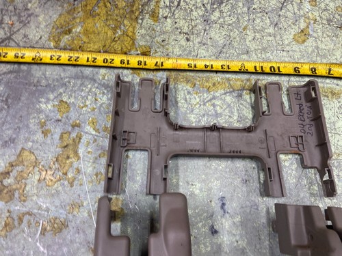 03-06 EXPEDITION 2ND ROW SEAT LEFT DRIVER LOWER TRIM - Bild 5 von 21