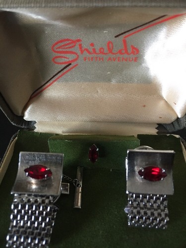 SET SCATOLA GEMELLI E CRAVATTA TAC SCUDI DA UOMO VINTAGE QUINTA STRADA - Foto 5 di 12