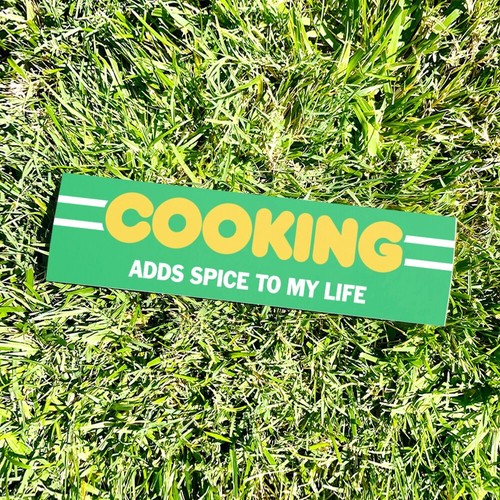 COOKING ADDS SPICE TO MY LIFE Bumper Sticker - Funny Vintage Style Vinyl 80s 90s - Foto 2 di 4