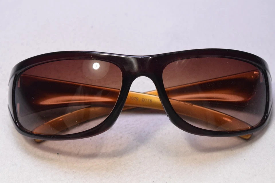 GAFAS DE SOL KENNETH COLE REACTION KC1079 CON LENTES DE POLICARBONATO DEGRADADAS NUEVAS Foto 2 de 4