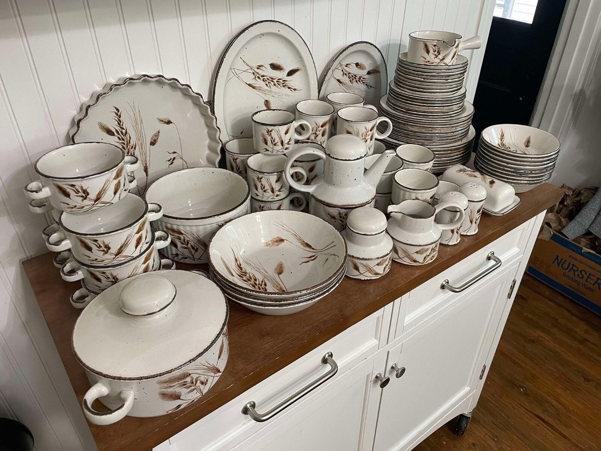 Wild Oats Stonehenge by Midwinter Ltd, a Division of Wedgewood