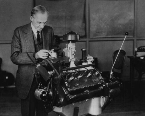 Inventor Ford Motors HENRY FORD Glossy 8x10 Photos Model V8 Engine Print Poster - Afbeelding 1 van 1