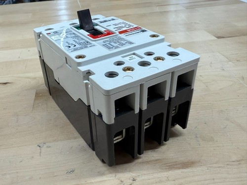 Eaton Martello Taglierina EGB3040FFG Custodia Stampata Interruttore 40A 3P Magnete Termico - Foto 3 di 7