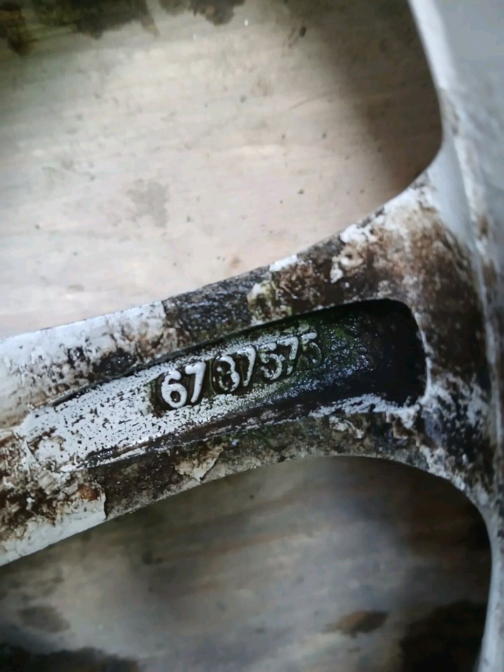 BMW X3 F25 ALLOY WHEEL 17" COMPLETE WITH PIRELLI TYRE X1 STYLE 304