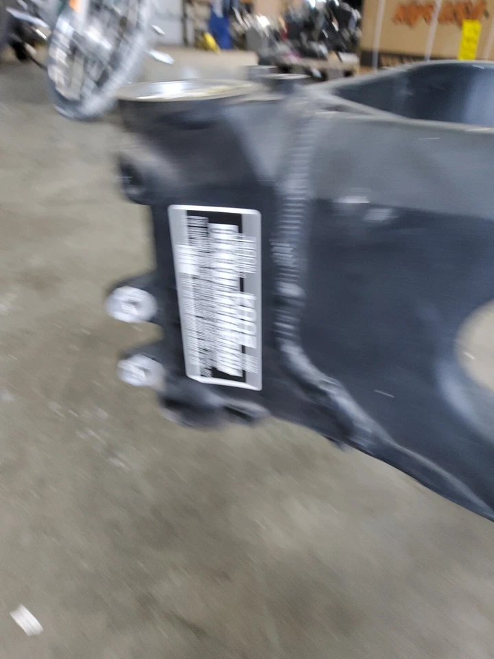 2004 04 03-04 本田 CBR600R CBR600 主框架底盘黑色 * 仅限 BOS* — 第 2/4 张图片