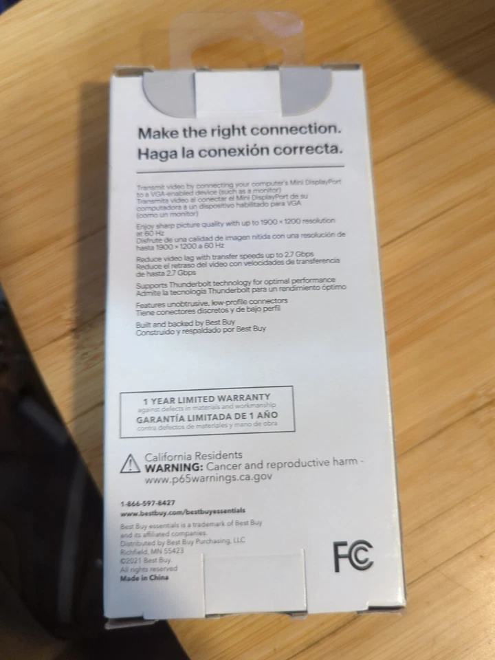 Best Buy essentials- Mini DisplayPort-to-VGA Adapter - White - Image 3 of 4