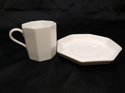 Wedgwood Octagon England Expresso Cups / Saucers and Creamer 7 Pcs - Picture 4 of 14