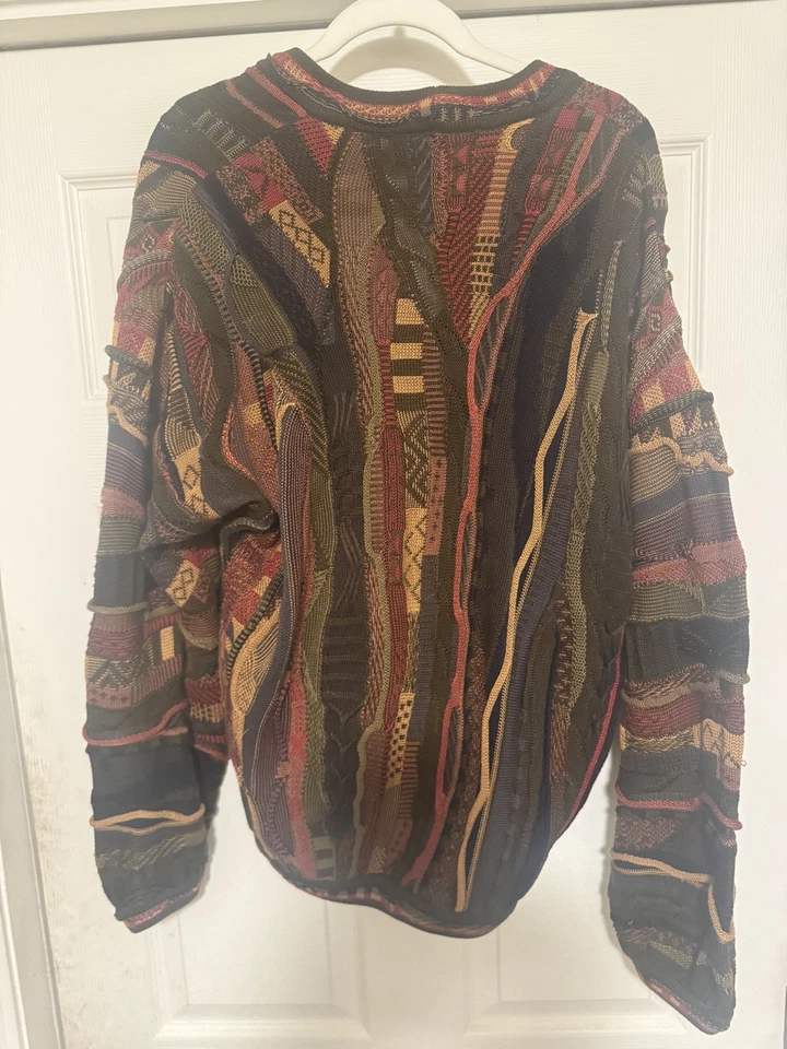 Tundra (Canada) "Coogi style" M mens sweater made in Canada - Image 2 of 4