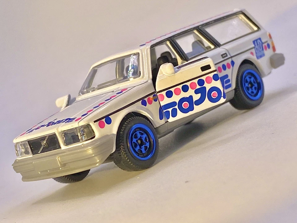 MAJORETTE🔥Volvo 240 GL Estate Edición Limitada Mp Exclusivo 60 Aniversario NUEVO SUELTO Foto 3 de 4