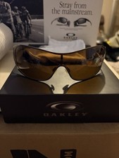 OAKLEY LIV POLISHED CHOCOLATE FRAME W/DARK BRONZE LENS SUNGLASSES dart