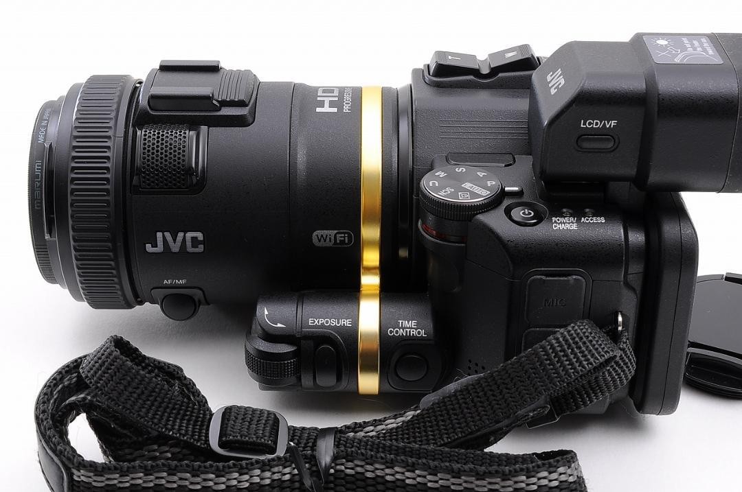 JVC GC-YJ40 Video Camera with Accessories Tested Working