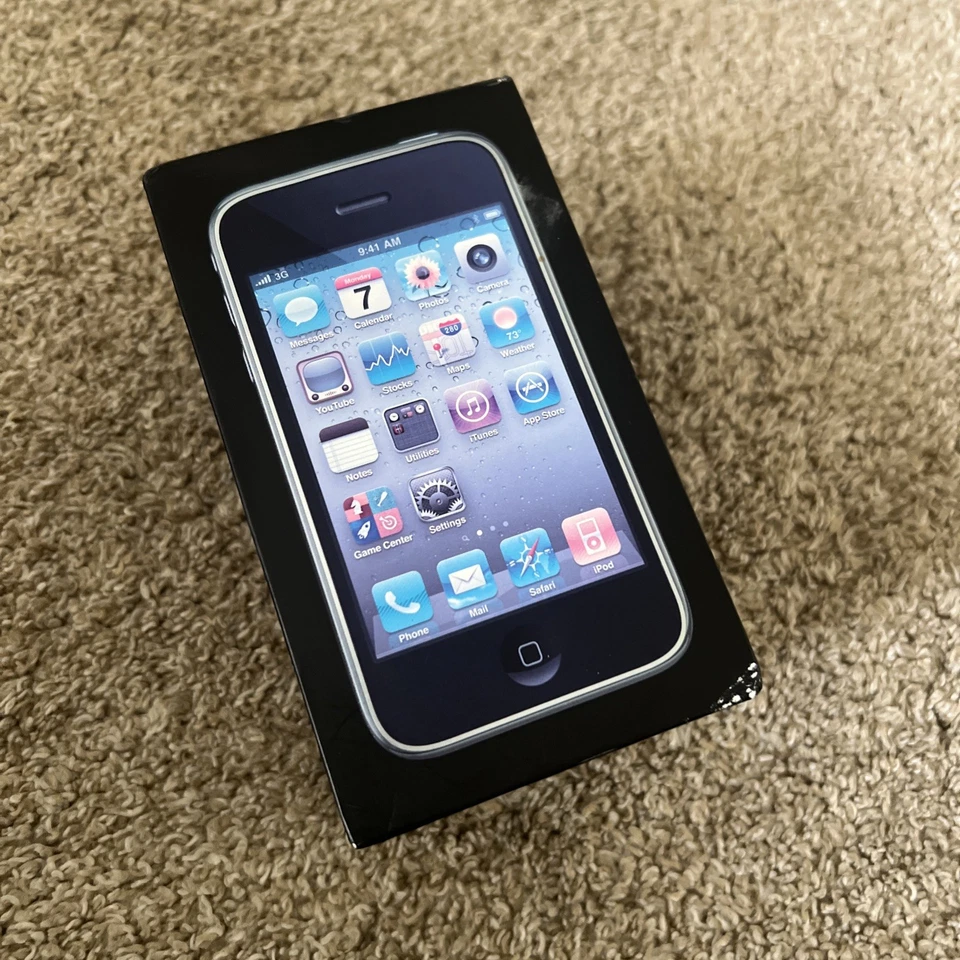 Apple iPhone 3GS - 8GB - Black flawless Brand New - Image 3 of 4