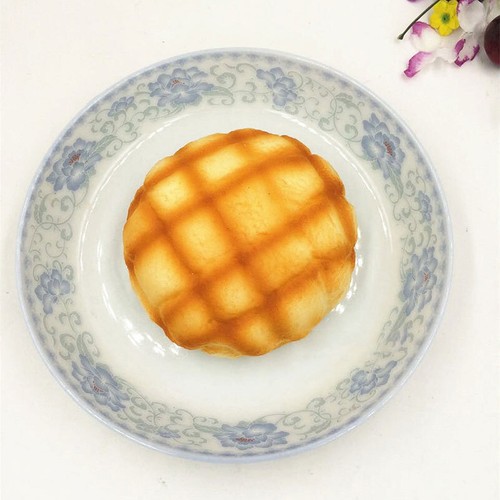 S quishy Slow Rising Food Creative Simulation Pineapple Bread Stress Relief Toys - Picture 6 of 8