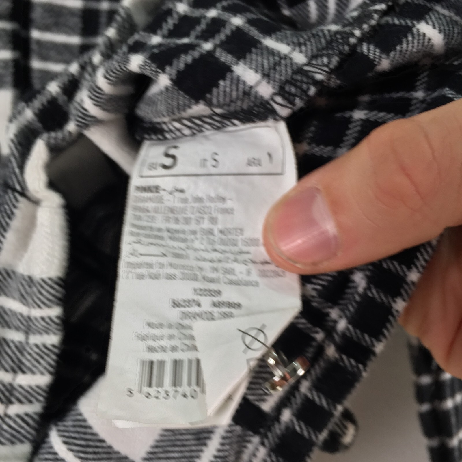 Pimkie collection womens crop flannel shirt size 8 white black plaid 111318 image 4