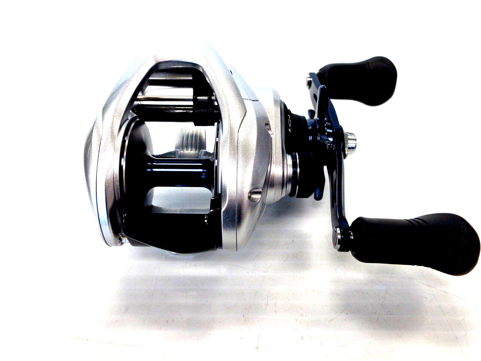 Shimano Tranx 400 A Low Profile Baitcasting Reel TRX400A - Right Handed - NEW