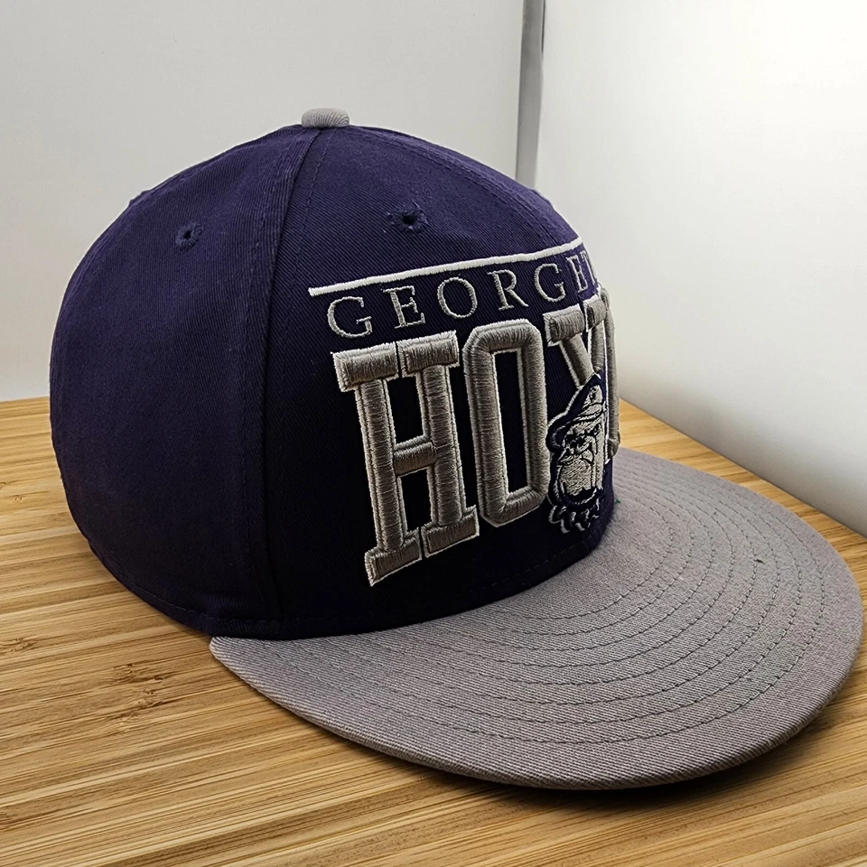 Gorra Georgetown Hoyas, Plateada y Azul Marino, Jack el Bulldog, New Era, Snapback Foto 4 de 4