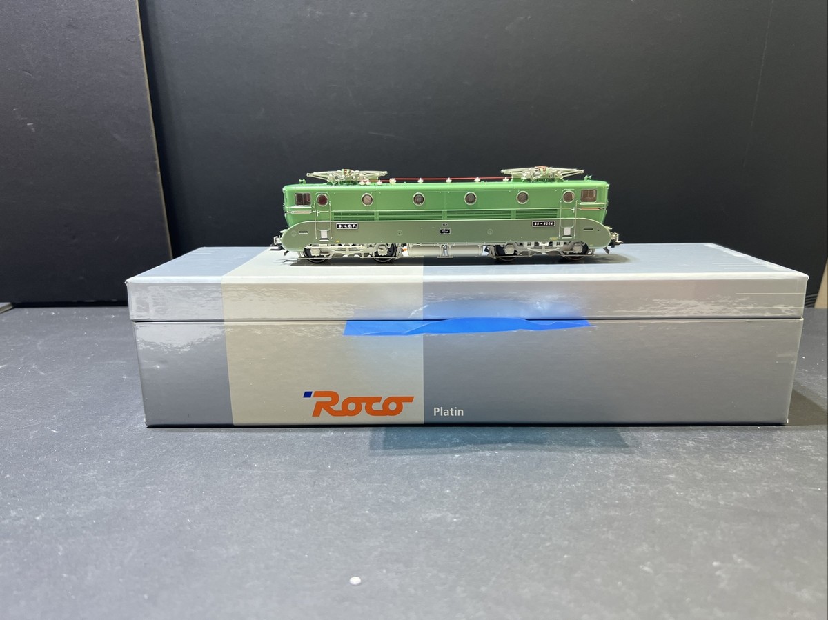 ROCO BB 15065 de la SNCF + boite ref 04166A HO EUR 99,00 - FR