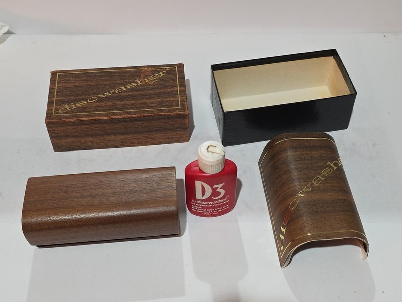 Vintage Discwasher D3 Vinyl Record Care System Cleaner w/ Cleaning Fluid & Box