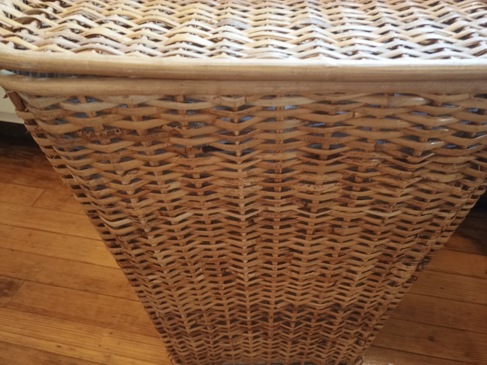 Picture 5 of 24