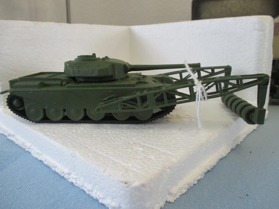 DINKY CODE 3 MILITARY 651 CENTURION TANK - Image 4 of 4