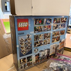 LEGO CREATOR: Assembly Square (10255) 100% Complete w/Box & Manual Excellent!
