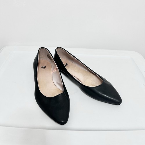 Black leather H&M pointed toe flats size 37, US 6.5