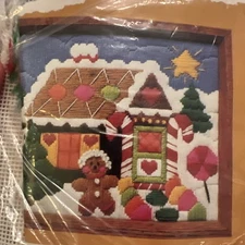 The Creative Circle Christmas Kit 2181 Gingerbread House